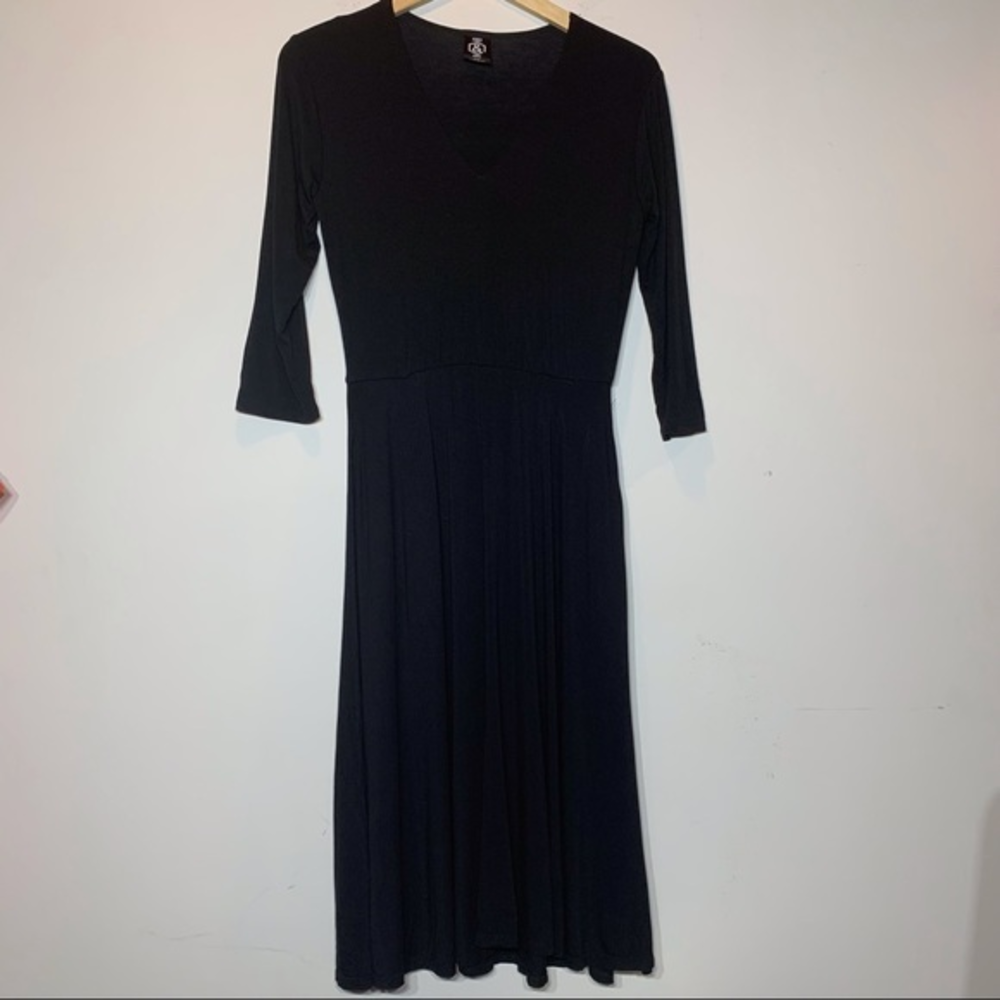 EUC‎ Agnes & Dora Super Soft V-neckline Little Black Dress